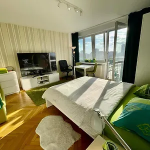 super-apartament-green-rondo-onz-metro-nowe-wifi-300-mb.warsawhotelspoland.com/